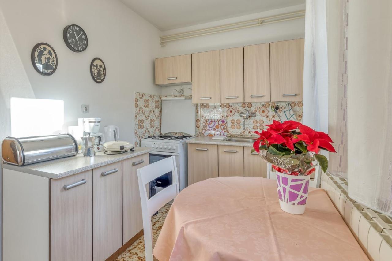 פורץ Apartment Complex Nevia מראה חיצוני תמונה