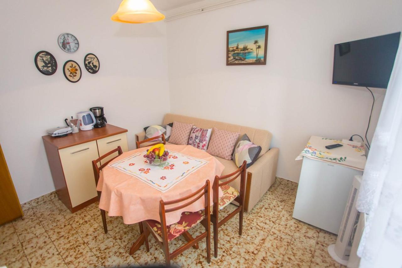 פורץ Apartment Complex Nevia מראה חיצוני תמונה