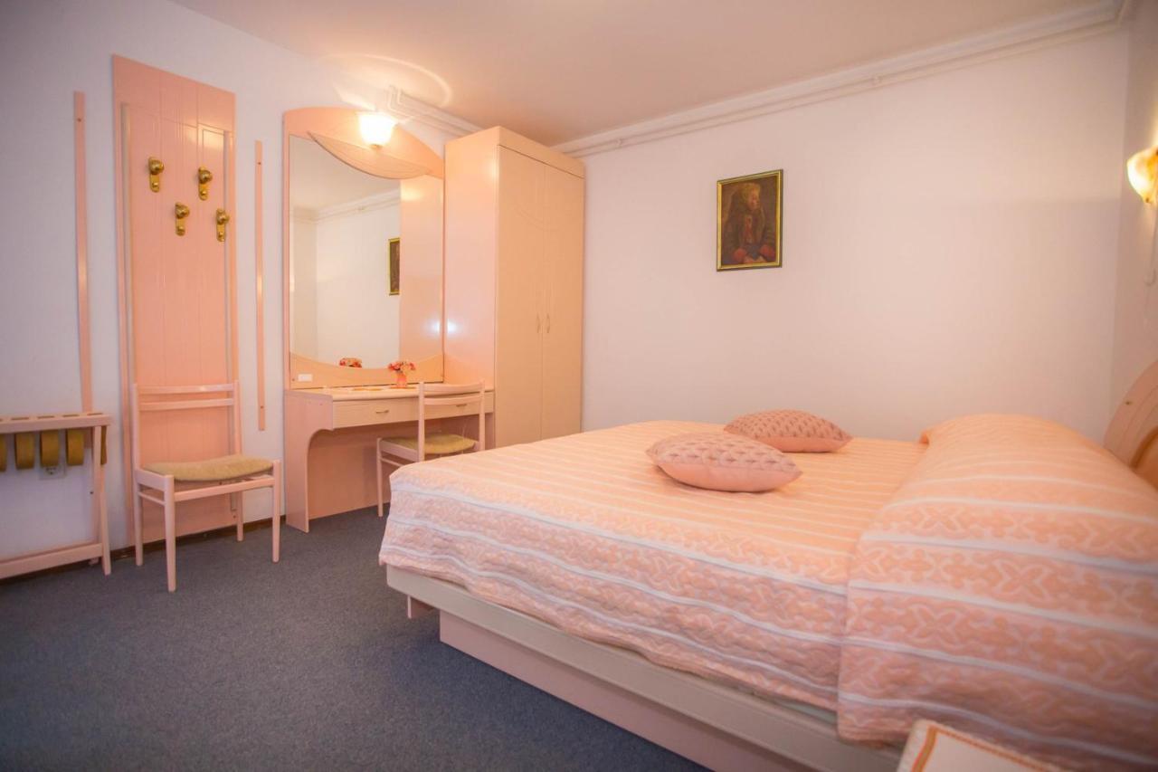 פורץ Apartment Complex Nevia מראה חיצוני תמונה