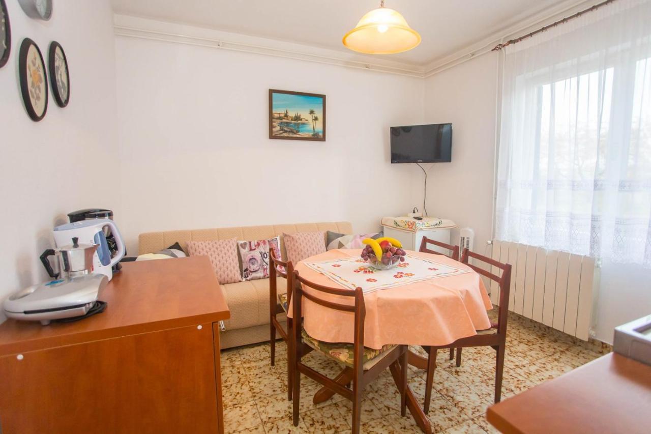 פורץ Apartment Complex Nevia מראה חיצוני תמונה